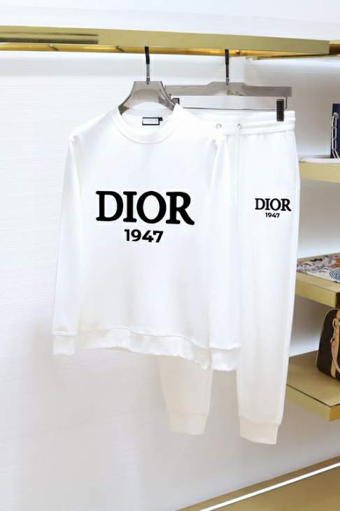 Picture of Dior Sweater Suits _SKUDiorM-5XLkdtr5338884